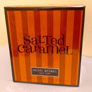 Henri bendel signature Candle